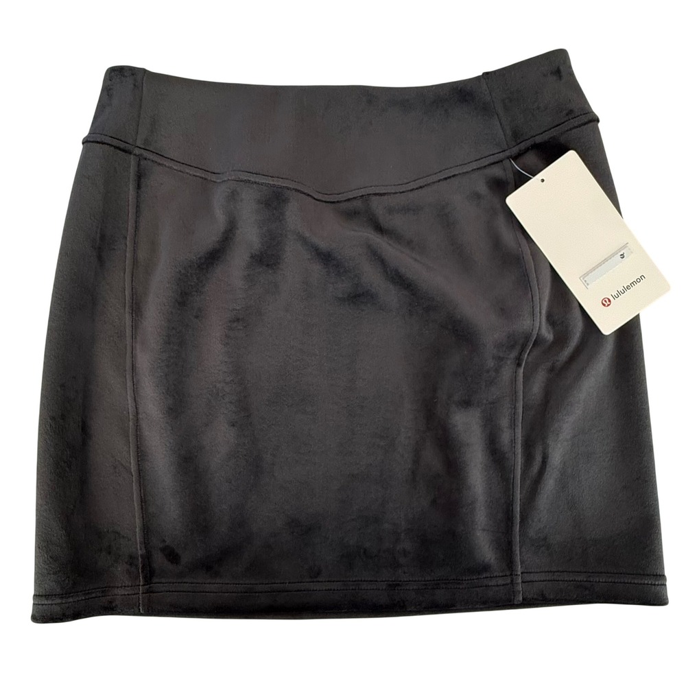 Lululemon Scuba HR Mini Skirt Womens Medium Black Velvet High Rise LW8AL9S